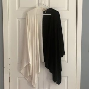 NWOT Zoe Report Donni Charm Cape